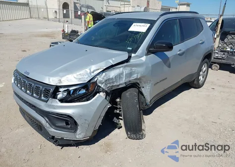 2024 Jeep Compass Latitude 4X4 from USA, damaged, VIN 3C4NJDBN4RT110925